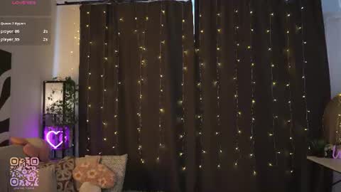 Snapshot of huba_booba chatting on July 4, 2026, 7:25 am Diane online show from July 4, 2026, 7:25 am