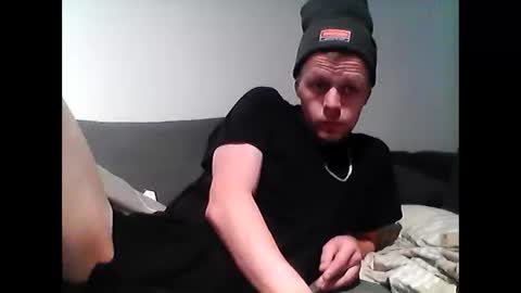 hubikush22 online show from January 4, 2025, 6:19 am