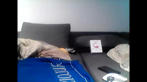 hubikush22 online show from February 24, 2025, 4:15 pm