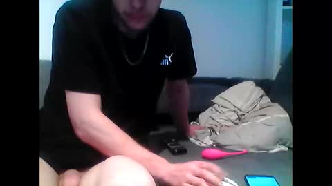 hubikush22 online show from February 28, 2025, 6:31 pm