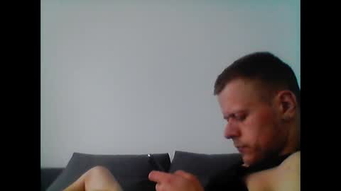 hubikush22 online show from February 22, 2026, 8:24 am