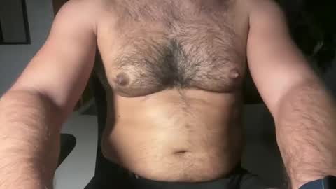 Snapshot of huge_moth chatting on December 3, 2025, 5:00 pm huge_moth online show from December 3, 2025, 5:00 pm