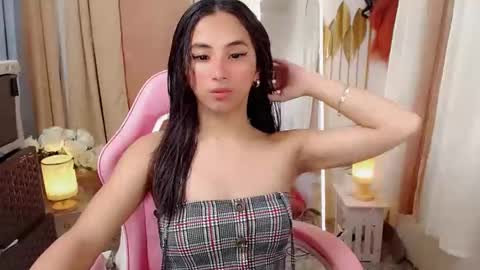 Snapshot of hugeasiancockandrea chatting on March 5, 2025, 4:34 am drea online show from March 5, 2025, 4:34 am