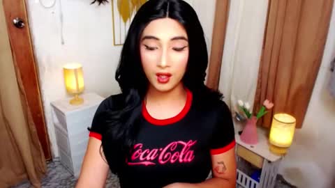 Snapshot of hugeasiancockandrea chatting on October 24, 2025, 3:52 pm drea online show from October 24, 2025, 3:52 pm