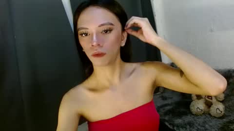 Snapshot of hugecock_caraxx chatting on December 15, 2024, 9:56 am Cara online show from December 15, 2024, 9:56 am