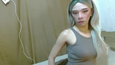 Snapshot of hugecock_caraxx chatting on October 22, 2025, 2:34 am Cara online show from October 22, 2025, 2:34 am