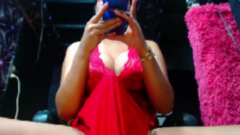 Snapshot of hugecumbarbie chatting on February 11, 2025, 12:06 am SPOILED MISCHIEVOUS online show from February 11, 2025, 12:06 am