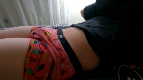 Snapshot of hugecumshots1 chatting on November 17, 2025, 11:54 pm HugeCumshots online show from November 17, 2025, 11:54 pm