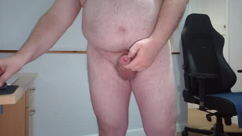 Snapshot of huggie_bear69 chatting on May 10, 2026, 9:25 am Huggie Bear online show from May 10, 2026, 9:25 am