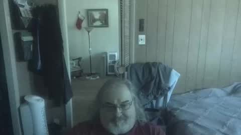 lonely huggy bear online show from April 23, 2026, 3:25 pm