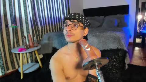 Snapshot of hugo_cooper chatting on May 4, 2026, 10:06 pm HUGO online show from May 4, 2026, 10:06 pm