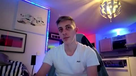 Snapshot of hugolandcam chatting on January 8, 2025, 11:41 pm Hugo online show from January 8, 2025, 11:41 pm