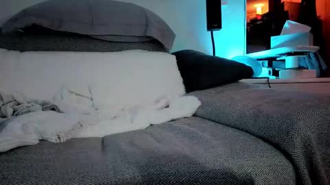 Snapshot of hugolandcam chatting on February 15, 2025, 8:43 pm Hugo online show from February 15, 2025, 8:43 pm