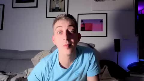 Snapshot of hugolandcam chatting on February 25, 2025, 12:25 am Hugo online show from February 25, 2025, 12:25 am