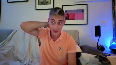 Snapshot of hugolandcam chatting on October 8, 2025, 7:44 pm Hugo online show from October 8, 2025, 7:44 pm