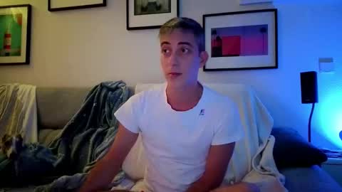 Snapshot of hugolandcam chatting on October 18, 2025, 8:53 pm Hugo online show from October 18, 2025, 8:53 pm