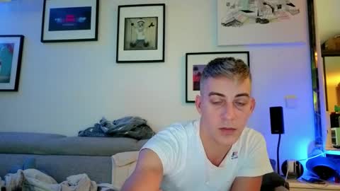 Snapshot of hugolandcam chatting on November 8, 2025, 3:45 pm Hugo online show from November 8, 2025, 3:45 pm