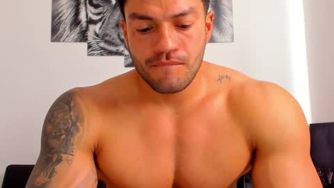 Snapshot of humber_eli chatting on November 18, 2025, 1:04 pm Eli online show from November 18, 2025, 1:04 pm