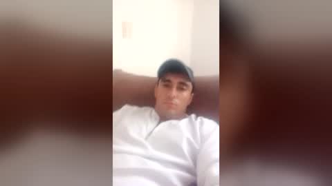 Snapshot of humbertozb chatting on July 13, 2026, 12:13 am humbertozb online show from July 13, 2026, 12:13 am