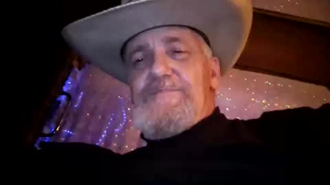 hung34u online show from October 19, 2025, 1:23 pm