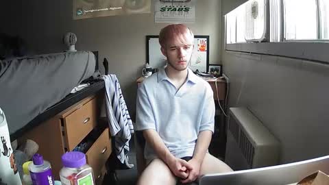 HungCollegeStud online show from April 23, 2026, 8:00 pm