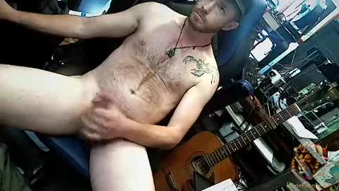 Snapshot of hungginger4u chatting on May 16, 2026, 8:18 pm HungGinger4U online show from May 16, 2026, 8:18 pm