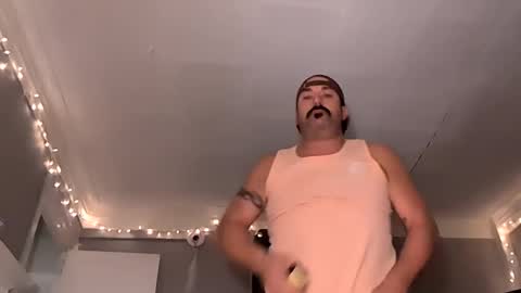 hungitalian40 online show from November 10, 2025, 12:09 am