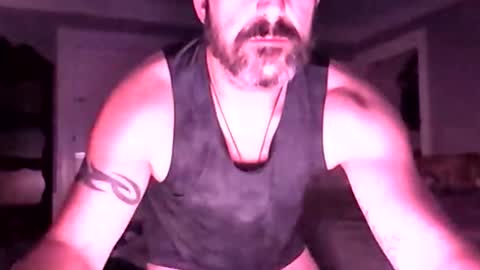 hungitalian44 online show from June 5, 2026, 4:19 am