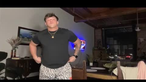 Snapshot of hungjock696 chatting on November 19, 2025, 11:49 pm hungjock696 online show from November 19, 2025, 11:49 pm