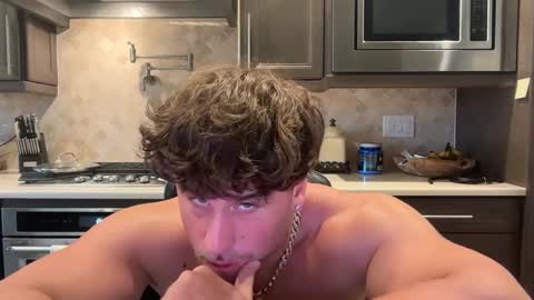 hungkingg22 online show from October 14, 2025, 4:52 pm