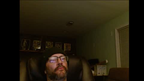 LonelyGuy online show from November 18, 2025, 3:12 am