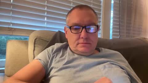 Snapshot of hungron9 chatting on November 6, 2025, 1:12 pm AARON online show from November 6, 2025, 1:12 pm