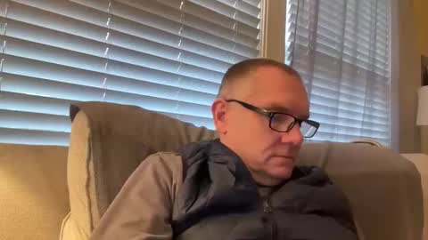 Snapshot of hungron9 chatting on November 20, 2025, 1:22 pm AARON online show from November 20, 2025, 1:22 pm