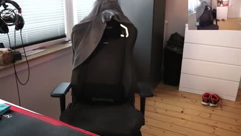 Snapshot of hungry_26 chatting on December 15, 2024, 11:01 am hungry_26 online show from December 15, 2024, 11:01 am