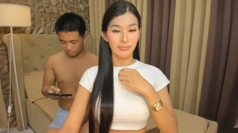 hunkhomerontop online show from November 6, 2025, 9:10 am