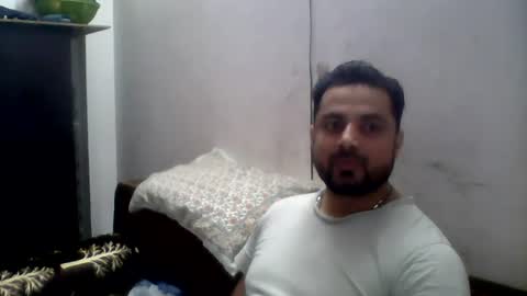 hunkster102 online show from June 13, 2026, 8:12 am