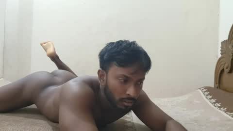 Snapshot of hunky_ariyaan chatting on April 25, 2026, 7:33 pm Hunky Ariyaan online show from April 25, 2026, 7:33 pm