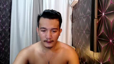 hunkylloyd online show from February 26, 2025, 5:09 am