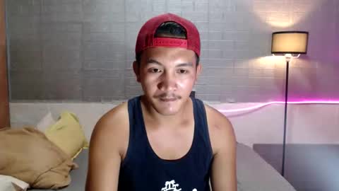 hunkylloyd online show from May 13, 2026, 4:43 am