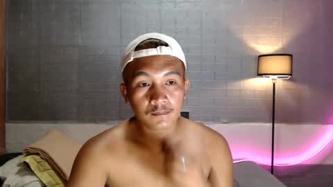hunkylloyd online show from June 5, 2026, 1:01 am