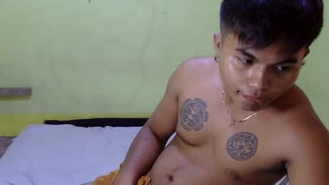 Snapshot of hunkyzeus chatting on October 15, 2025, 11:43 am hunkyzeus online show from October 15, 2025, 11:43 am