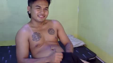 Snapshot of hunkyzeus chatting on October 18, 2025, 5:25 pm hunkyzeus online show from October 18, 2025, 5:25 pm