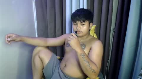 Snapshot of hunkyzeus chatting on June 19, 2026, 5:45 am hunkyzeus online show from June 19, 2026, 5:45 am