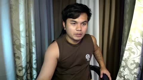 Snapshot of hunkyzeus chatting on July 6, 2026, 12:35 pm hunkyzeus online show from July 6, 2026, 12:35 pm