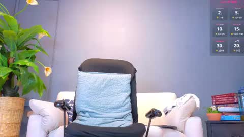 Hunter  online show from June 18, 2026, 7:51 pm