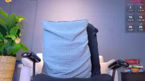 Hunter  online show from June 25, 2026, 1:16 am