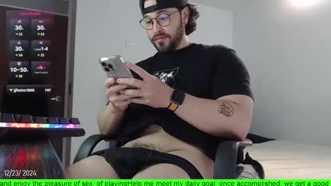 Snapshot of hunter_of_mn chatting on December 23, 2024, 10:33 pm online show from December 23, 2024, 10:33 pm