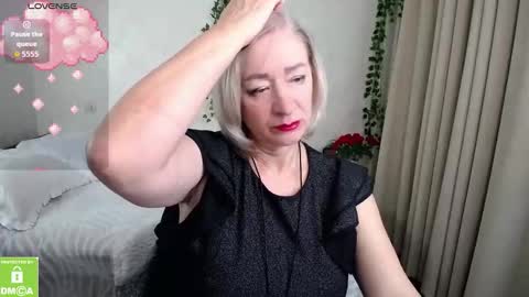 Snapshot of hunters_woman chatting on November 7, 2025, 2:28 pm Irena online show from November 7, 2025, 2:28 pm