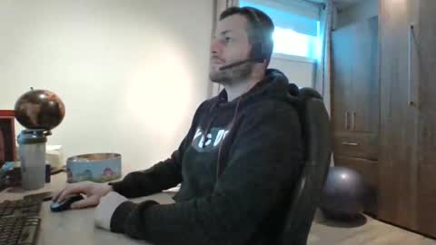 Snapshot of hurley7890 chatting on February 12, 2025, 7:02 pm hurley7890 online show from February 12, 2025, 7:02 pm