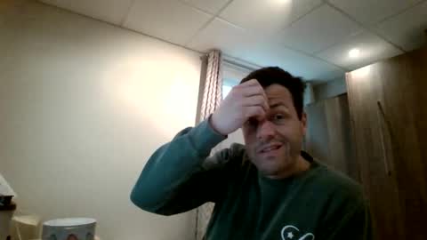 Snapshot of hurley7890 chatting on May 14, 2026, 2:46 pm hurley7890 online show from May 14, 2026, 2:46 pm